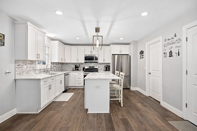 22511 S Deal Avenue, Channahon, IL 60410