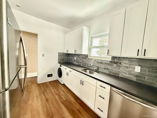 55 Ramsey Avenue 3rd Floor, Yonkers, NY 10701