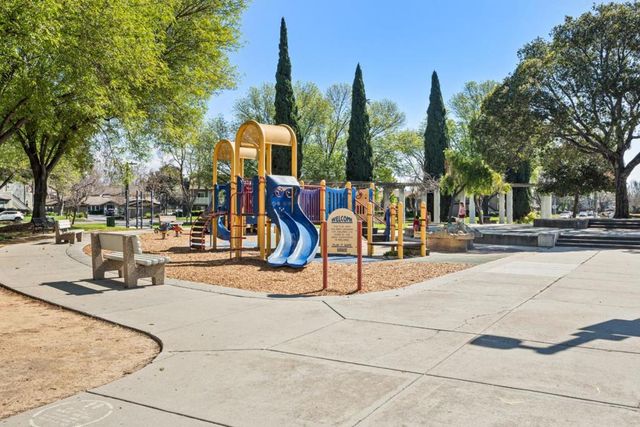 1302 Fairway Entrance Drive, San Jose, CA 95131