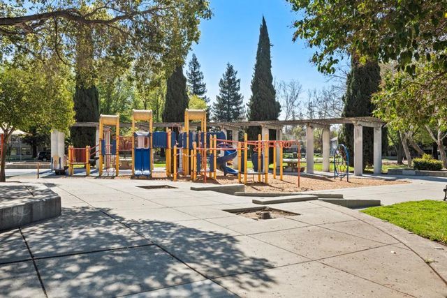 1302 Fairway Entrance Drive, San Jose, CA 95131