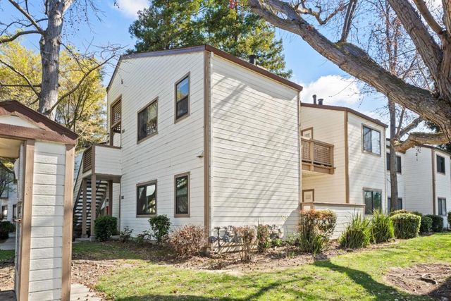 1302 Fairway Entrance Drive, San Jose, CA 95131