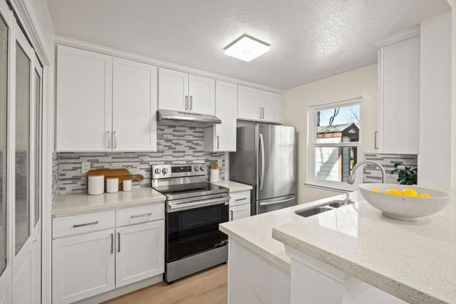 1302 Fairway Entrance Drive, San Jose, CA 95131