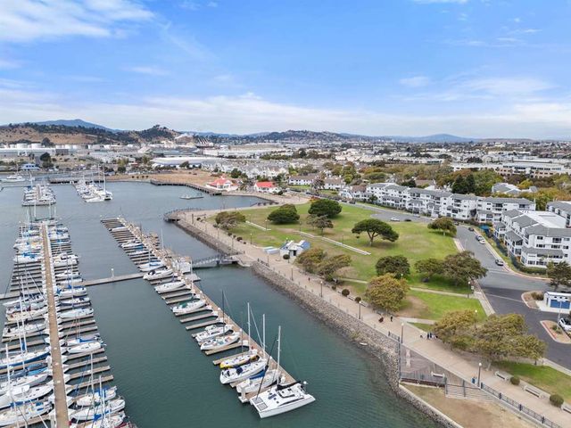 166 Bayside Ct, Richmond, CA 94804