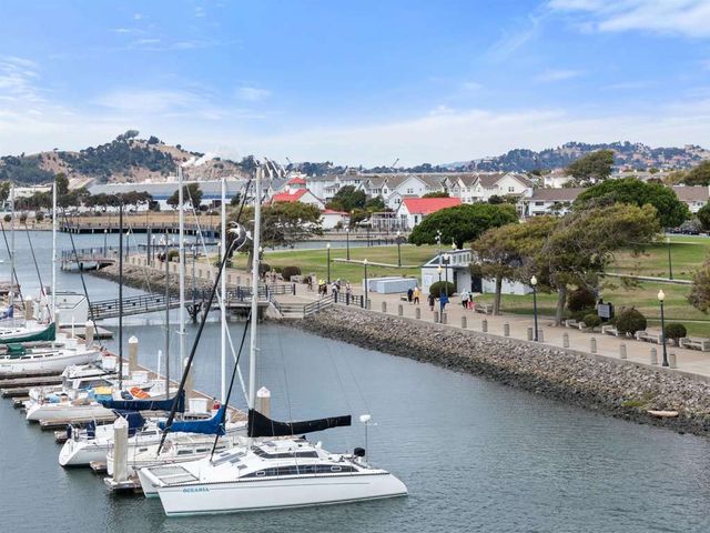 166 Bayside Ct, Richmond, CA 94804