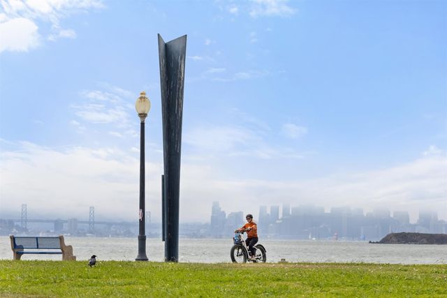 166 Bayside Ct, Richmond, CA 94804