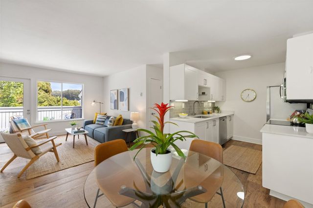 166 Bayside Ct, Richmond, CA 94804