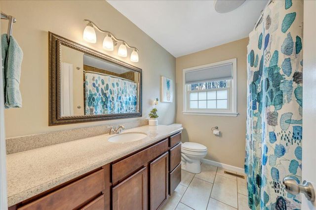 230 Dawnridge DR, Vinton, VA 24179