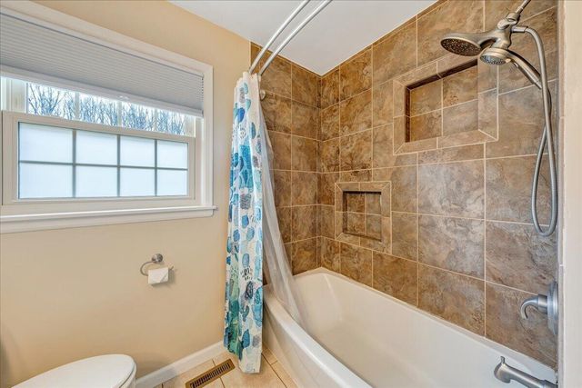 230 Dawnridge DR, Vinton, VA 24179