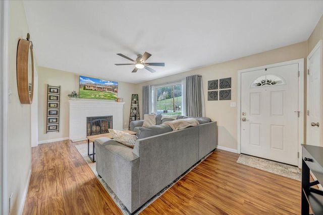 230 Dawnridge DR, Vinton, VA 24179