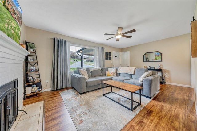 230 Dawnridge DR, Vinton, VA 24179