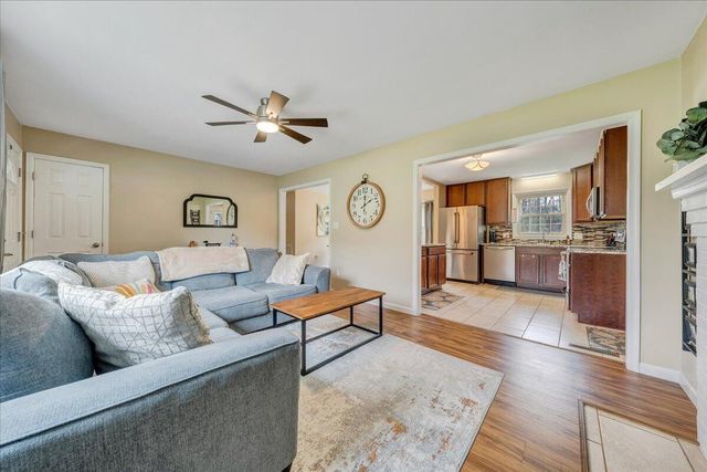 230 Dawnridge DR, Vinton, VA 24179