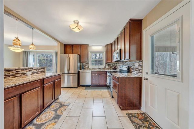 230 Dawnridge DR, Vinton, VA 24179