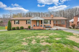 230 Dawnridge DR, Vinton, VA 24179