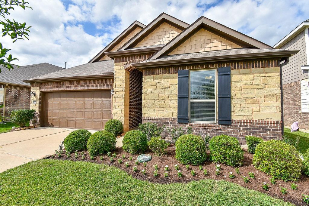 22246 Wave Hill Lane, Richmond, TX 77469