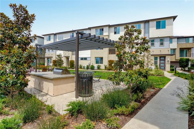 1560 TOPEKA 7, Placentia, CA 92870
