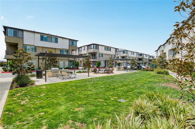 1560 TOPEKA 7, Placentia, CA 92870