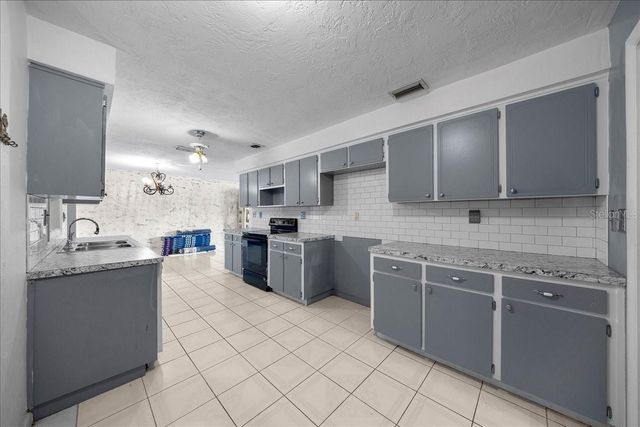 82 S JEFFERY STREET, Beverly Hills, FL 34465