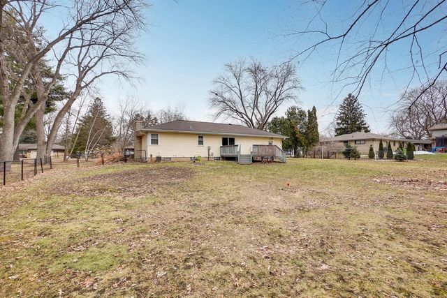 W379N5787 Meadowview ROAD, Oconomowoc, WI 53066