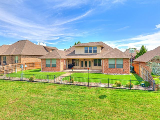 19420 Crest Ridge Drive, Edmond, OK 73012