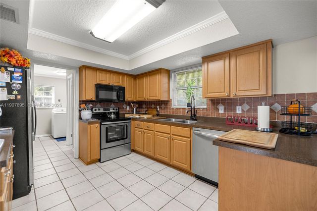 9812 SW 74 Avenue, Ocala, FL 34476