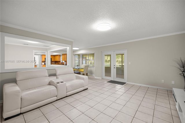 9812 SW 74 Avenue, Ocala, FL 34476