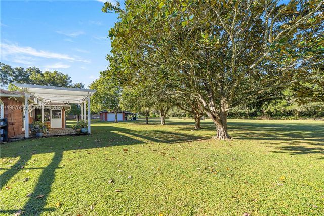 9812 SW 74 Avenue, Ocala, FL 34476