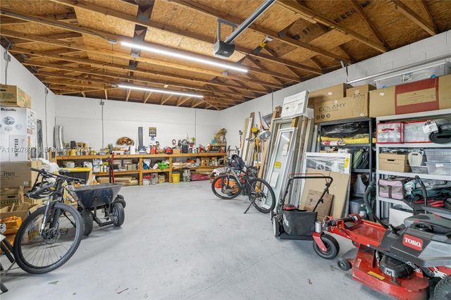 9812 SW 74 Avenue, Ocala, FL 34476