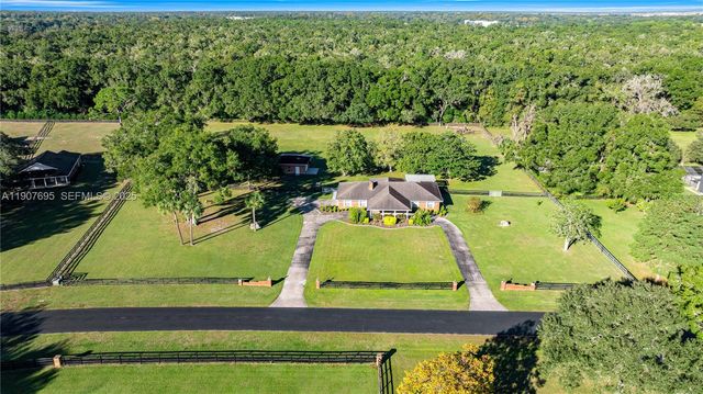 9812 SW 74 Avenue, Ocala, FL 34476