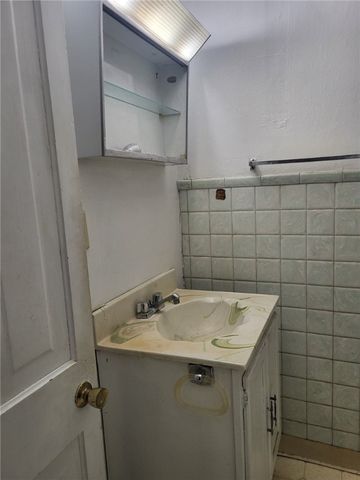 313 2nd St, Derry Boro, PA 15627