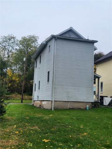 313 2nd St, Derry Boro, PA 15627