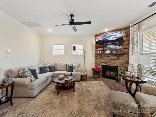 109 N Dunlavin Way, Mooresville, NC 28115