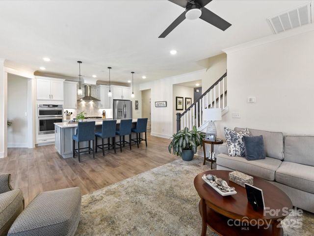 109 N Dunlavin Way, Mooresville, NC 28115