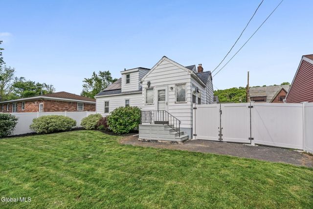 115 Lindbergh Avenue, Rensselaer, NY 12144