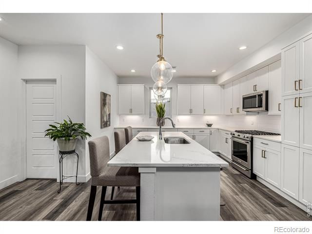 6820 E Lowry Boulevard, Denver, CO 80230