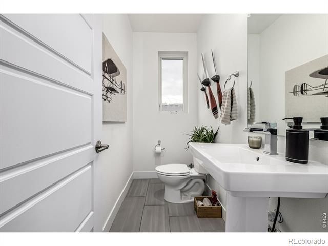 6820 E Lowry Boulevard, Denver, CO 80230