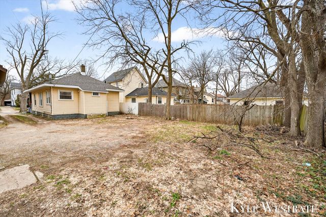 1900 Francis Avenue Se, City Of Grand Rapids, MI 49507