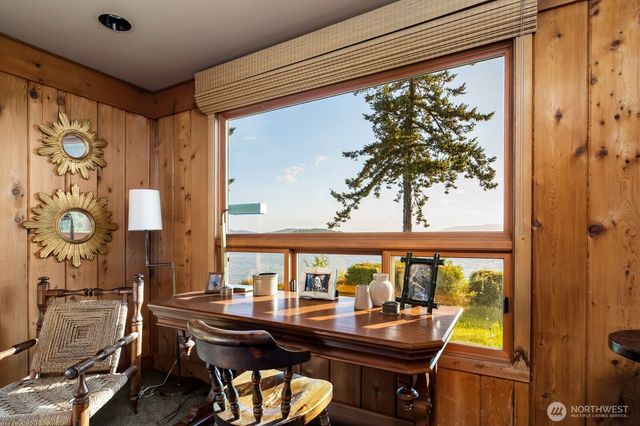 5837 Ambleside Loop, Anacortes, WA 98221