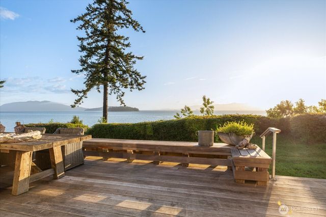5837 Ambleside Loop, Anacortes, WA 98221