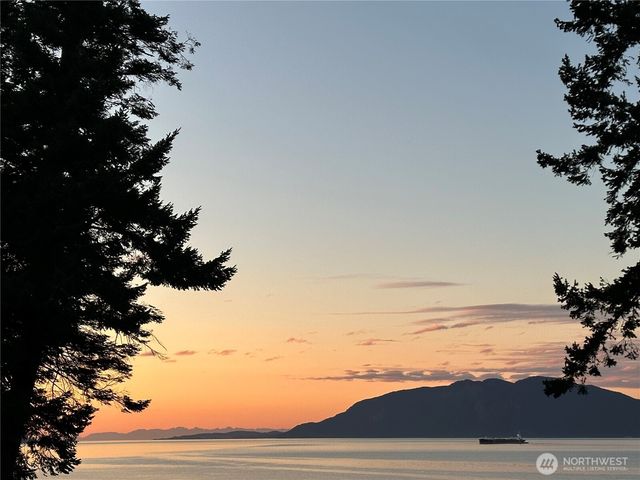 5837 Ambleside Loop, Anacortes, WA 98221