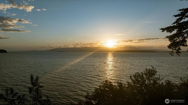 5837 Ambleside Loop, Anacortes, WA 98221