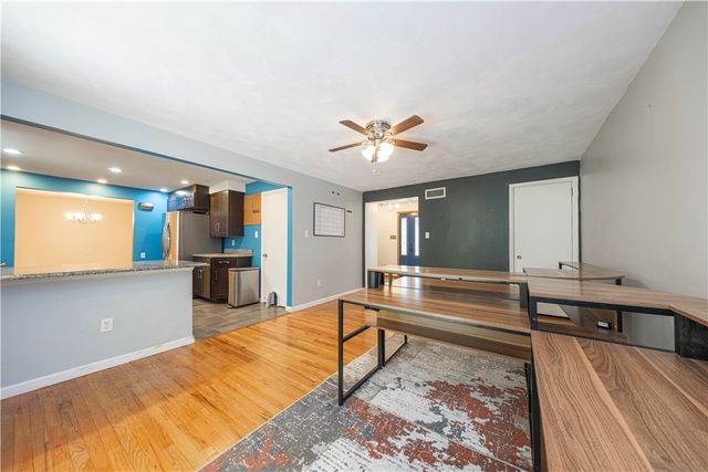 102 Huntingdon Dr, Churchill Boro, PA 15235