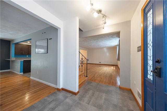 102 Huntingdon Dr, Churchill Boro, PA 15235