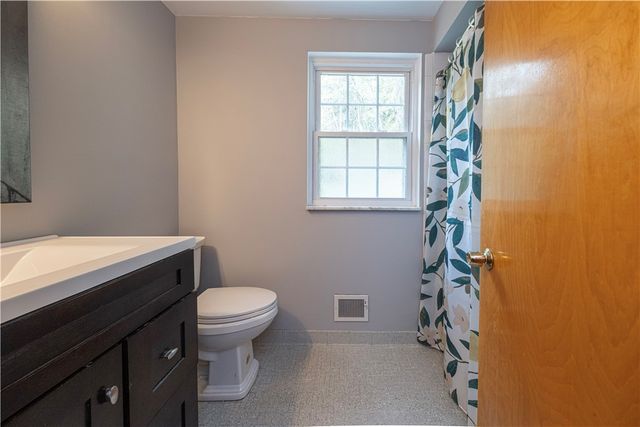 102 Huntingdon Dr, Churchill Boro, PA 15235