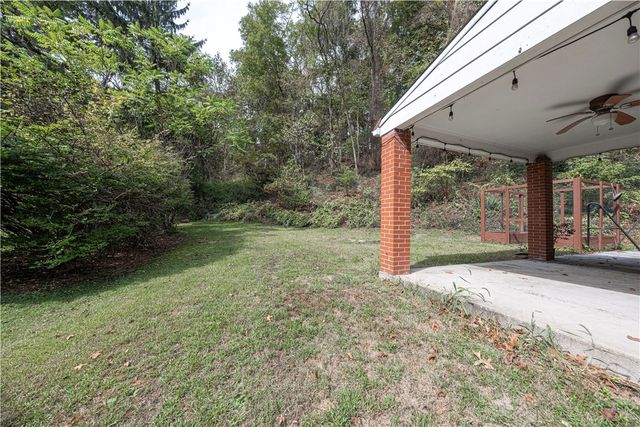 102 Huntingdon Dr, Churchill Boro, PA 15235