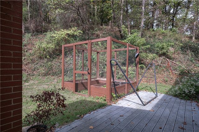 102 Huntingdon Dr, Churchill Boro, PA 15235