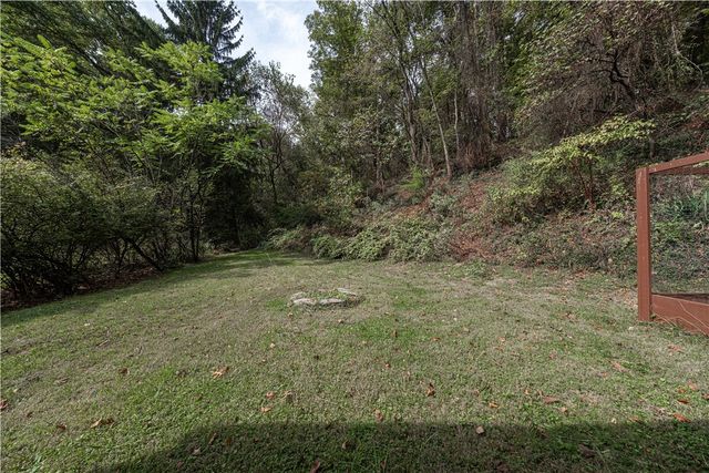 102 Huntingdon Dr, Churchill Boro, PA 15235