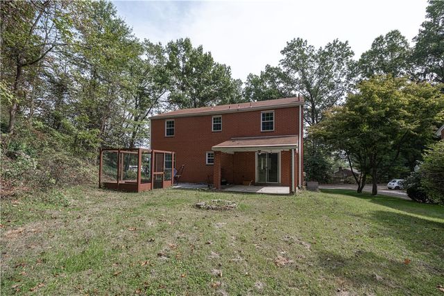 102 Huntingdon Dr, Churchill Boro, PA 15235