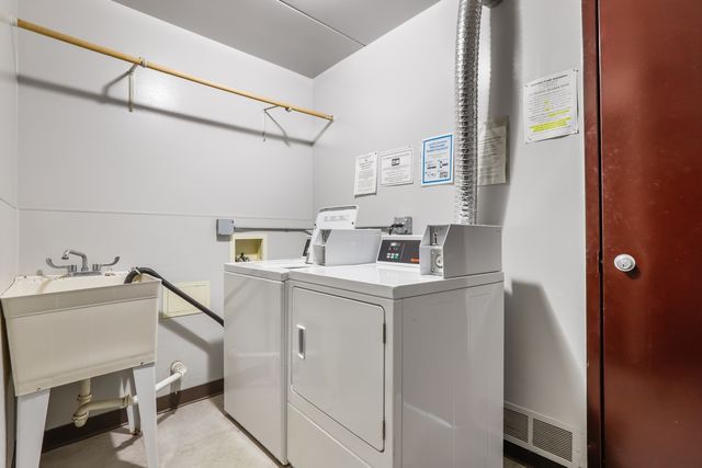 14016 Waterbury Drive 1404, Crestwood, IL 60418