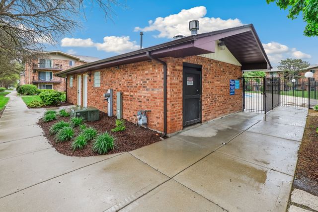 14016 Waterbury Drive 1404, Crestwood, IL 60418