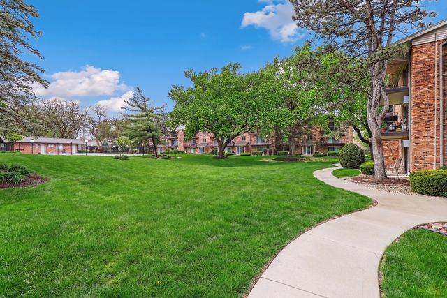 14016 Waterbury Drive 1404, Crestwood, IL 60418